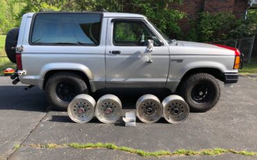 Ford-Bronco-ll-1989-silver-17