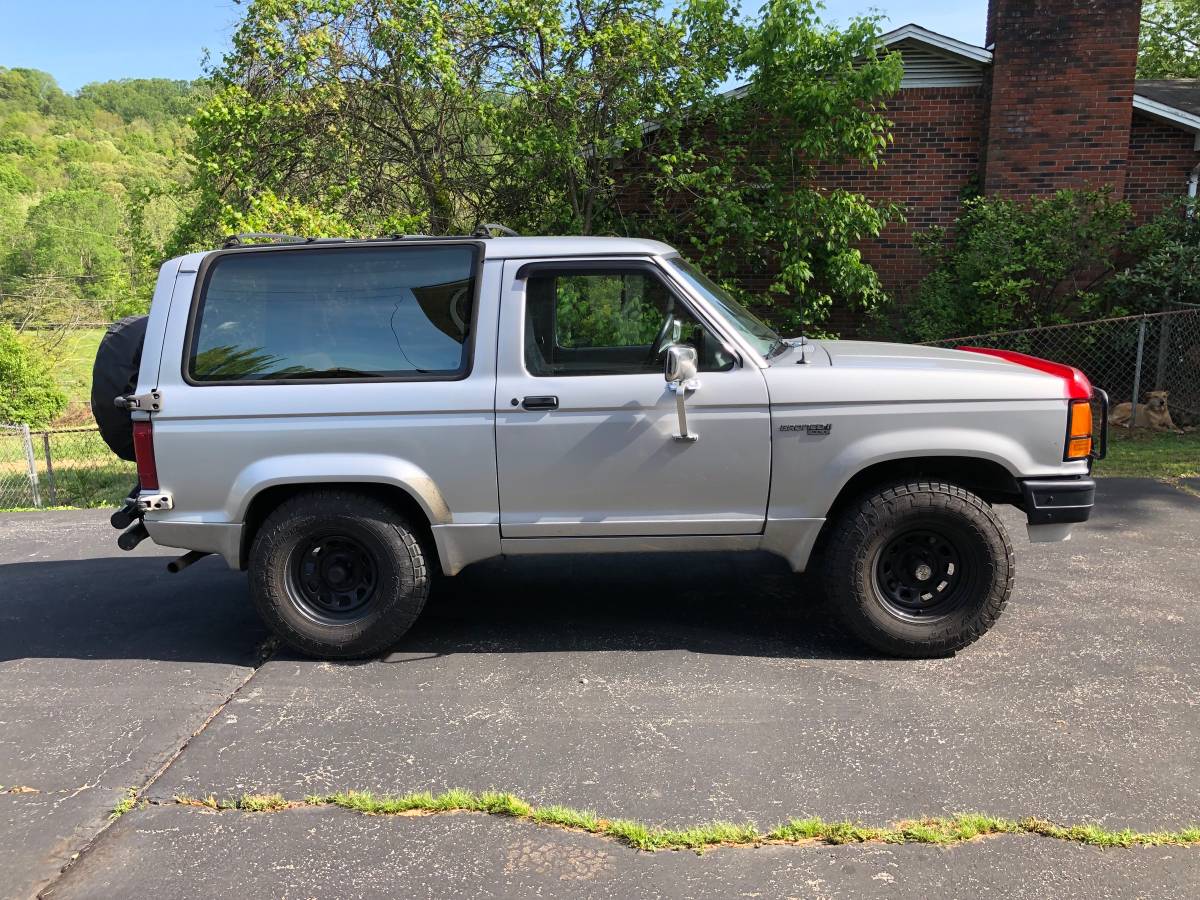 Ford-Bronco-ll-1989-silver-3