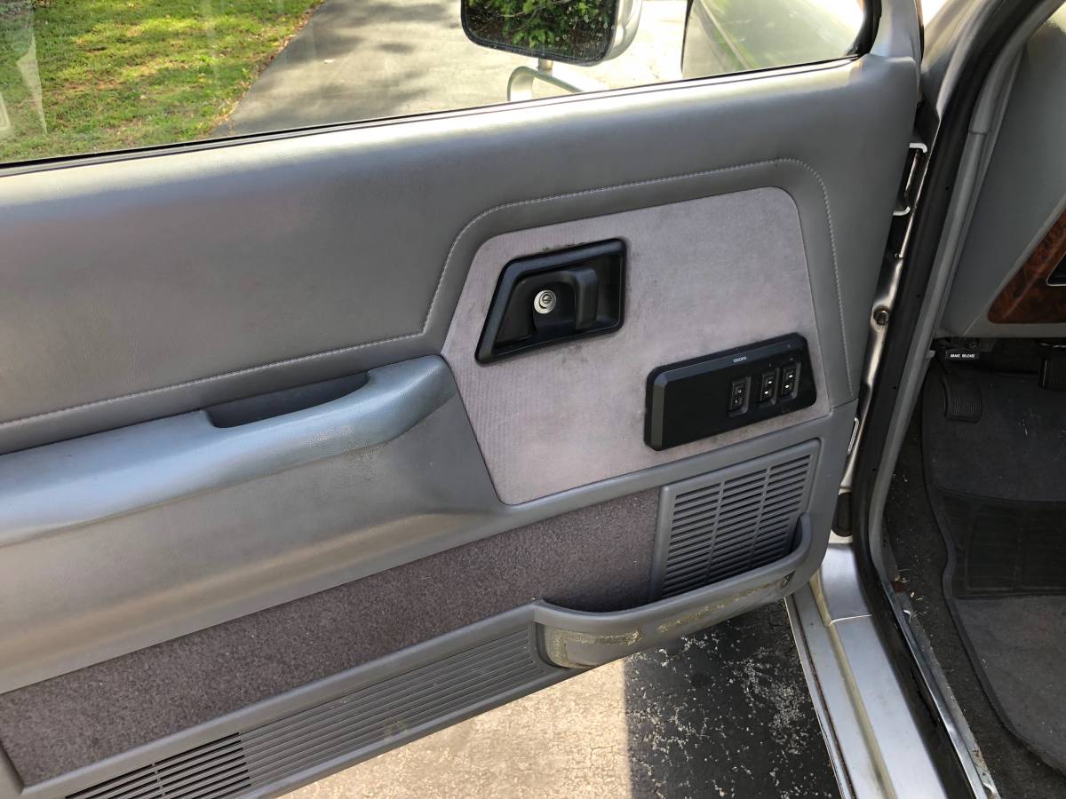 Ford-Bronco-ll-1989-silver-5