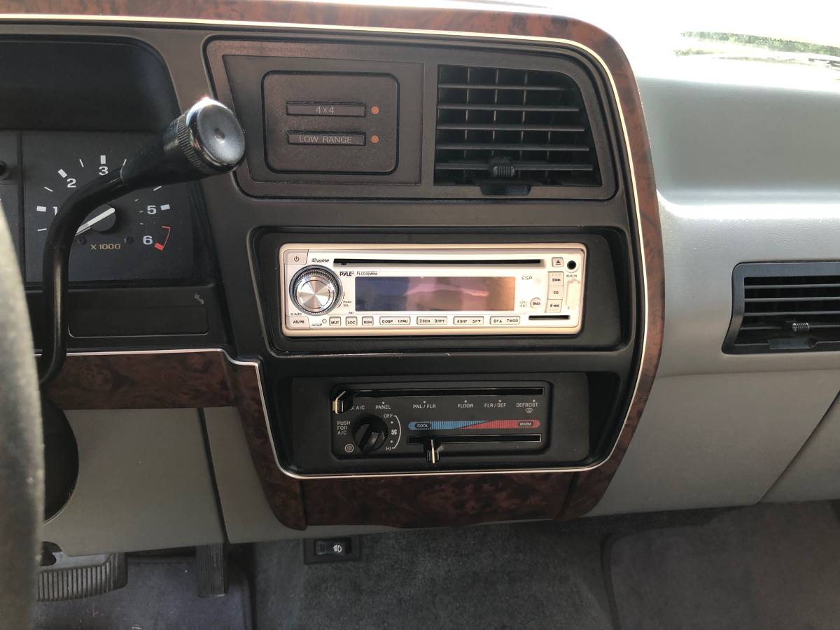 Ford-Bronco-ll-1989-silver-6