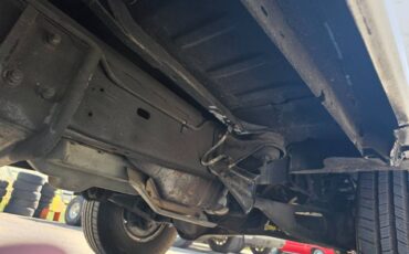 Ford-Bronco-xl-1993-white-16
