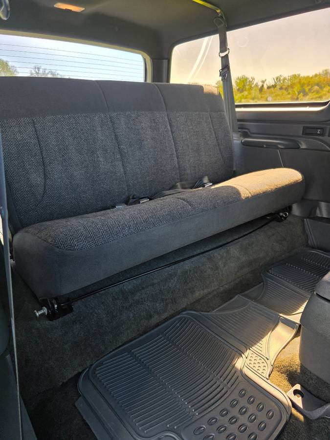 Ford-Bronco-xl-1993-white-8