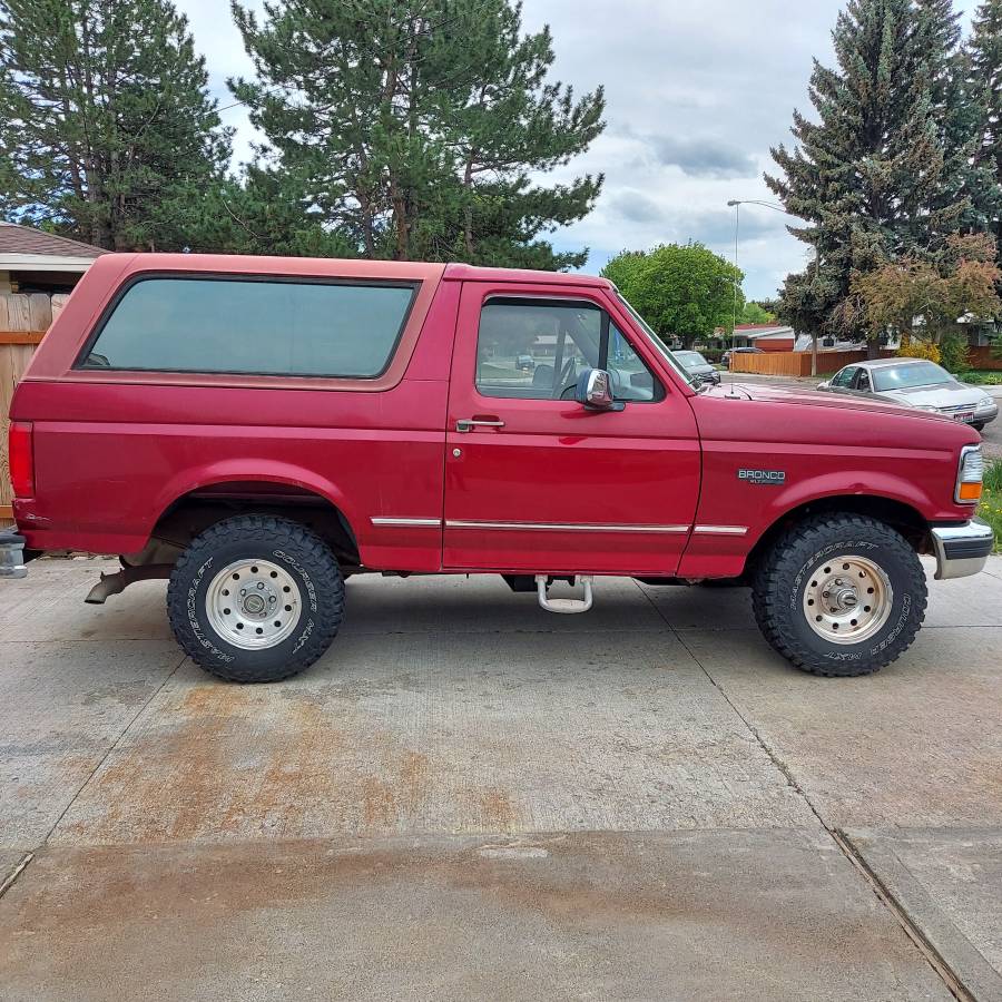 Ford-Bronco-xlt-1995