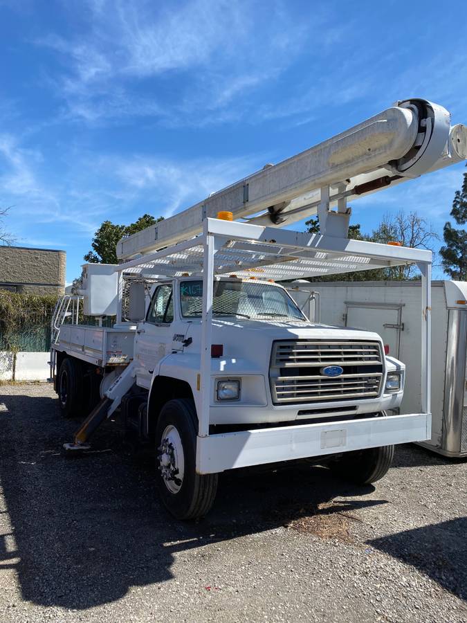 Ford-Bucket-truck-diesel-1993-white-1