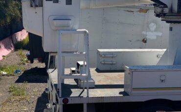 Ford-Bucket-truck-diesel-1993-white-2