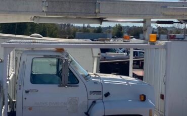 Ford-Bucket-truck-diesel-1993-white
