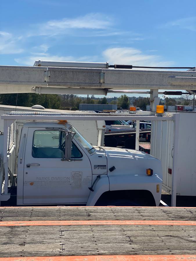 Ford-Bucket-truck-diesel-1993-white