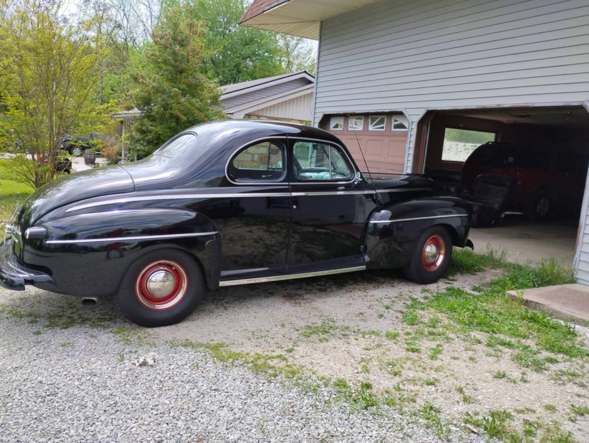 Ford-Business-coupe-1946-black-3