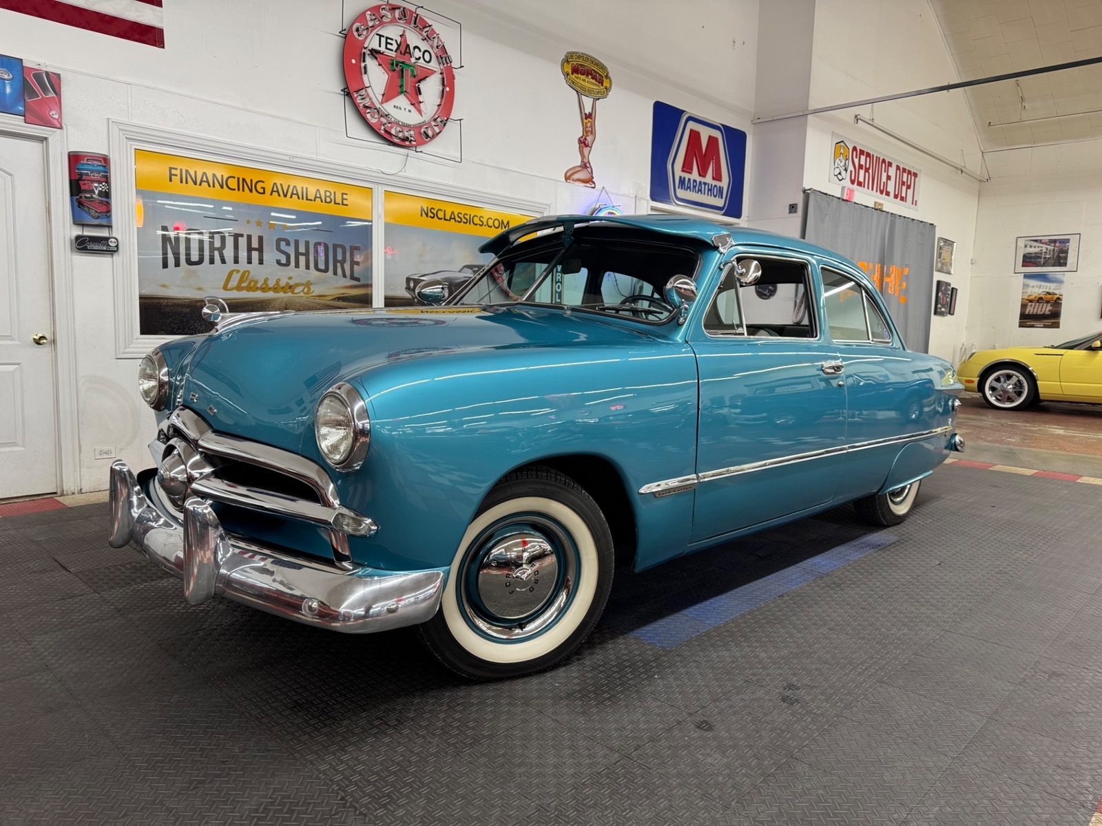 Ford-CUSTOM-1949-2-DOOR-1