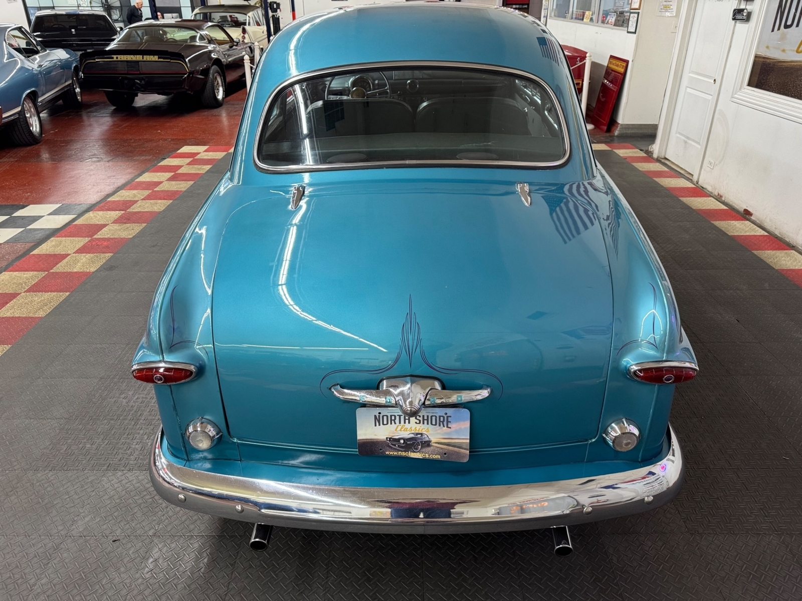 Ford-CUSTOM-1949-2-DOOR-12