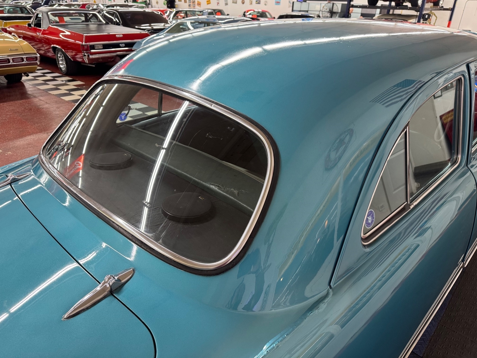 Ford-CUSTOM-1949-2-DOOR-16