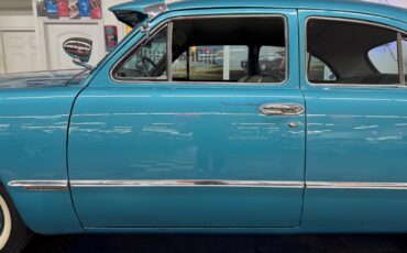 Ford-CUSTOM-1949-2-DOOR-23