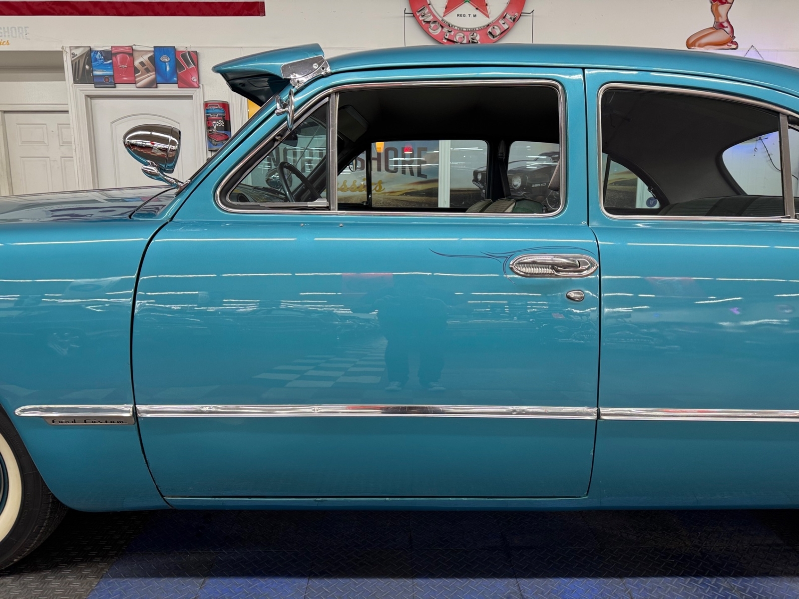 Ford-CUSTOM-1949-2-DOOR-23