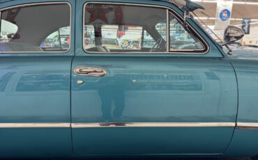 Ford-CUSTOM-1949-2-DOOR-27
