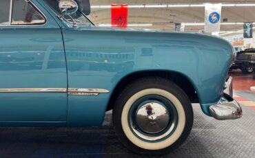Ford-CUSTOM-1949-2-DOOR-28