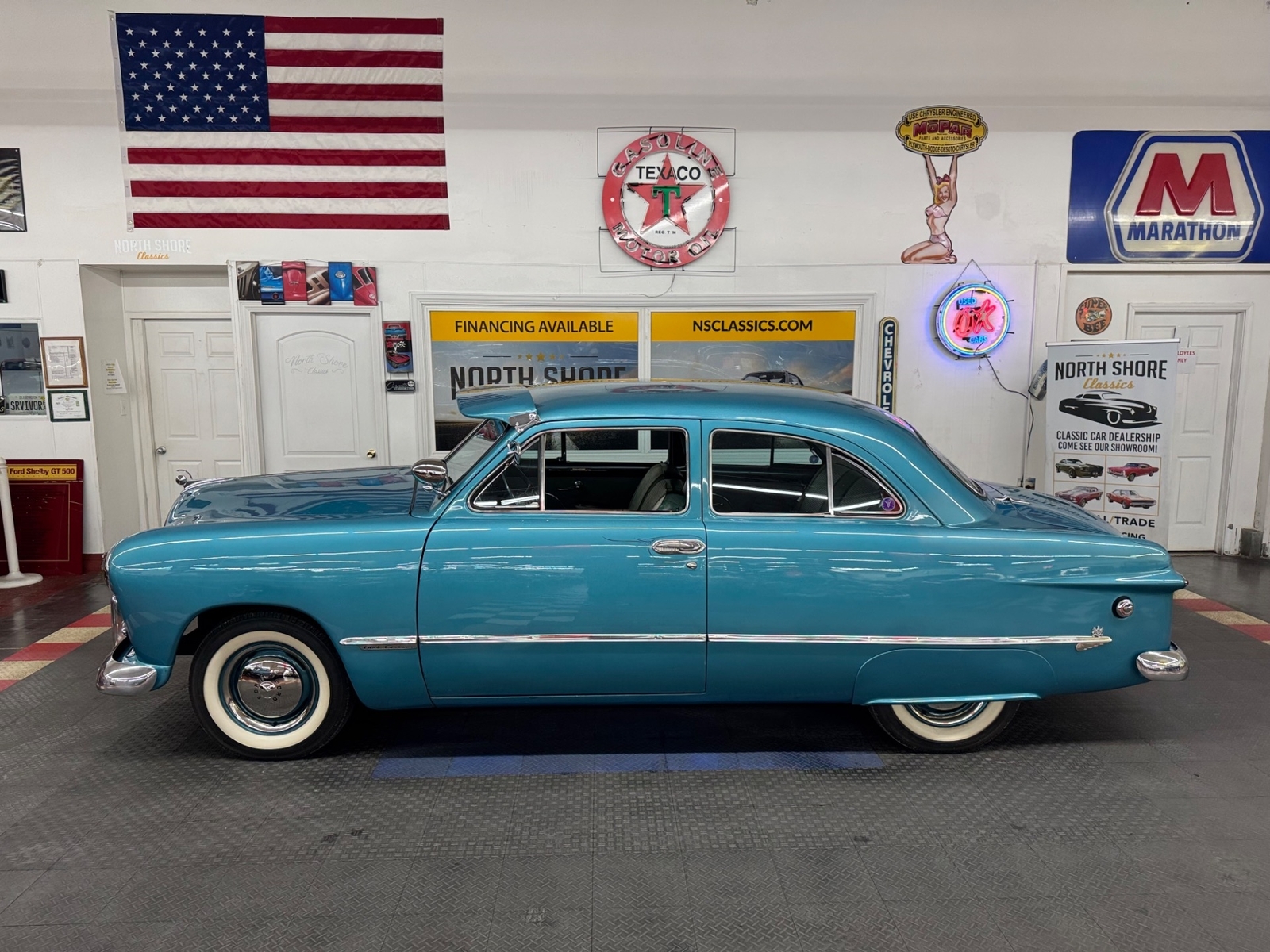 Ford-CUSTOM-1949-2-DOOR-3