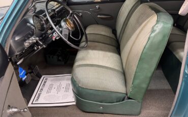 Ford-CUSTOM-1949-2-DOOR-30