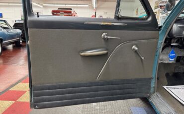 Ford-CUSTOM-1949-2-DOOR-36