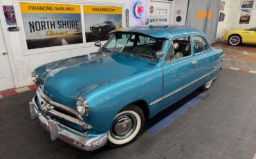 Ford-CUSTOM-1949-2-DOOR