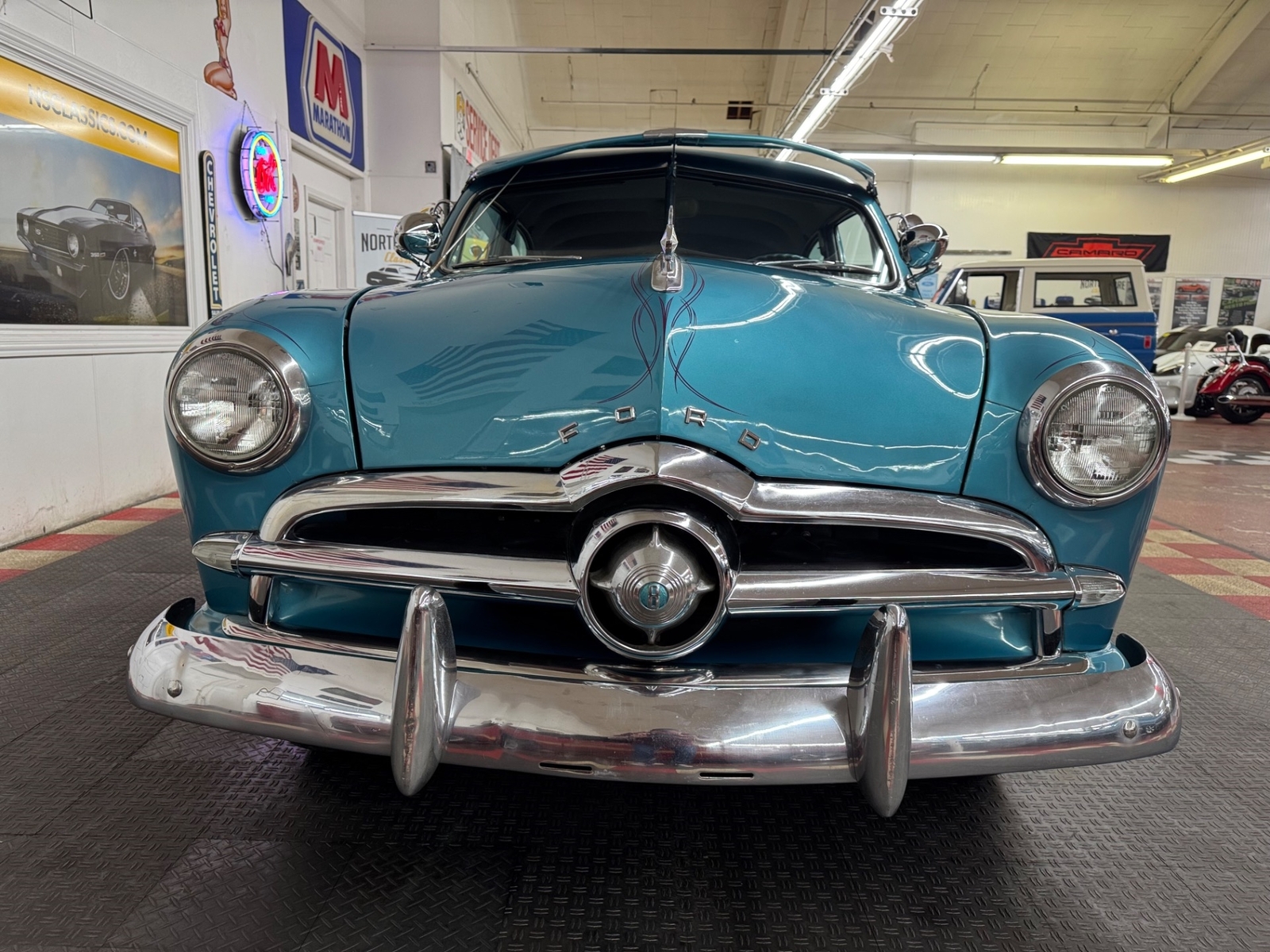 Ford-CUSTOM-1949-2-DOOR-6