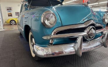 Ford-CUSTOM-1949-2-DOOR-7