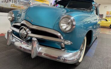 Ford-CUSTOM-1949-2-DOOR-8