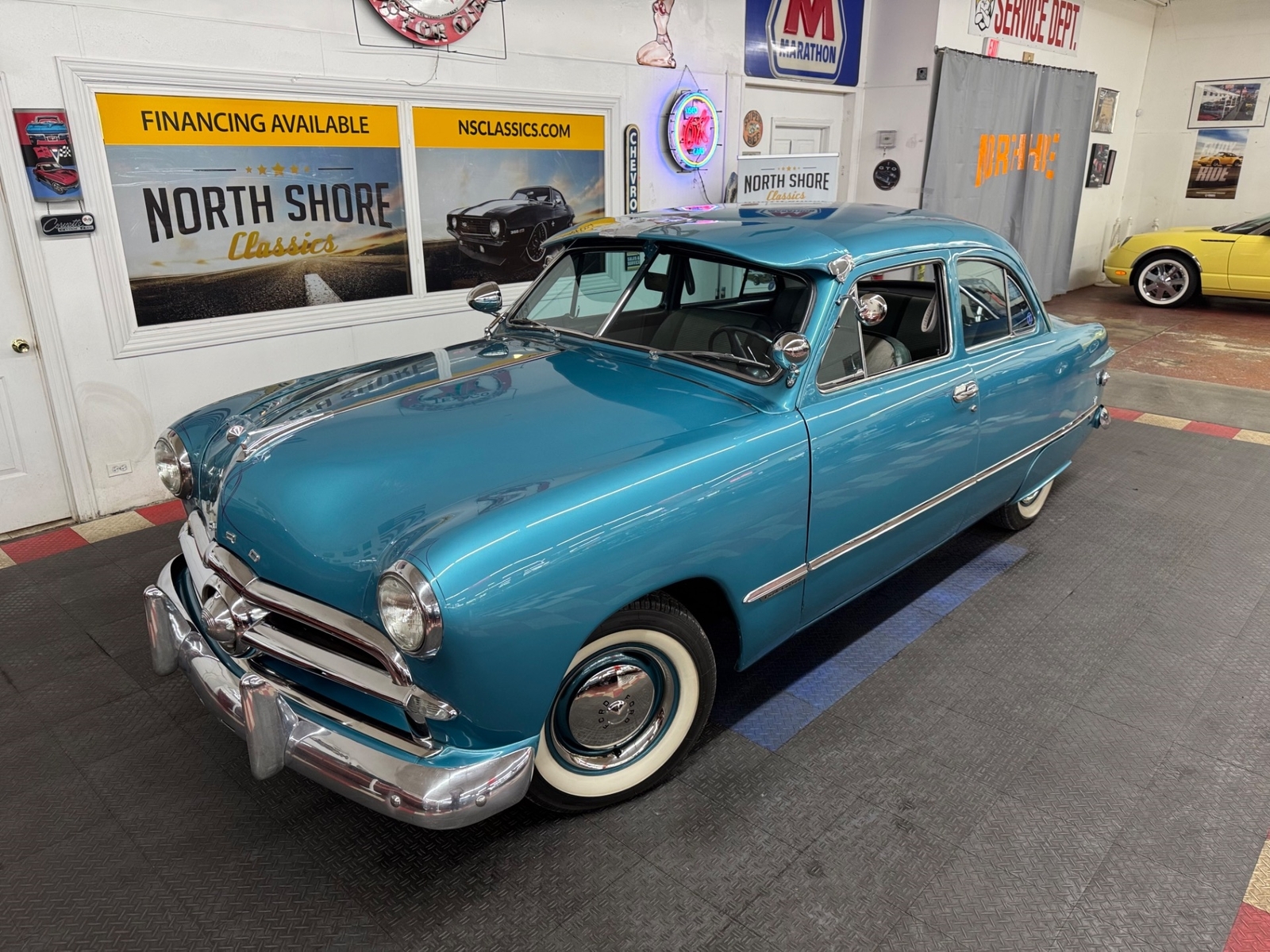 Ford-CUSTOM-1949-2-DOOR