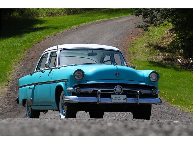 Ford-CUSTOMLINE-1954-SEDAN