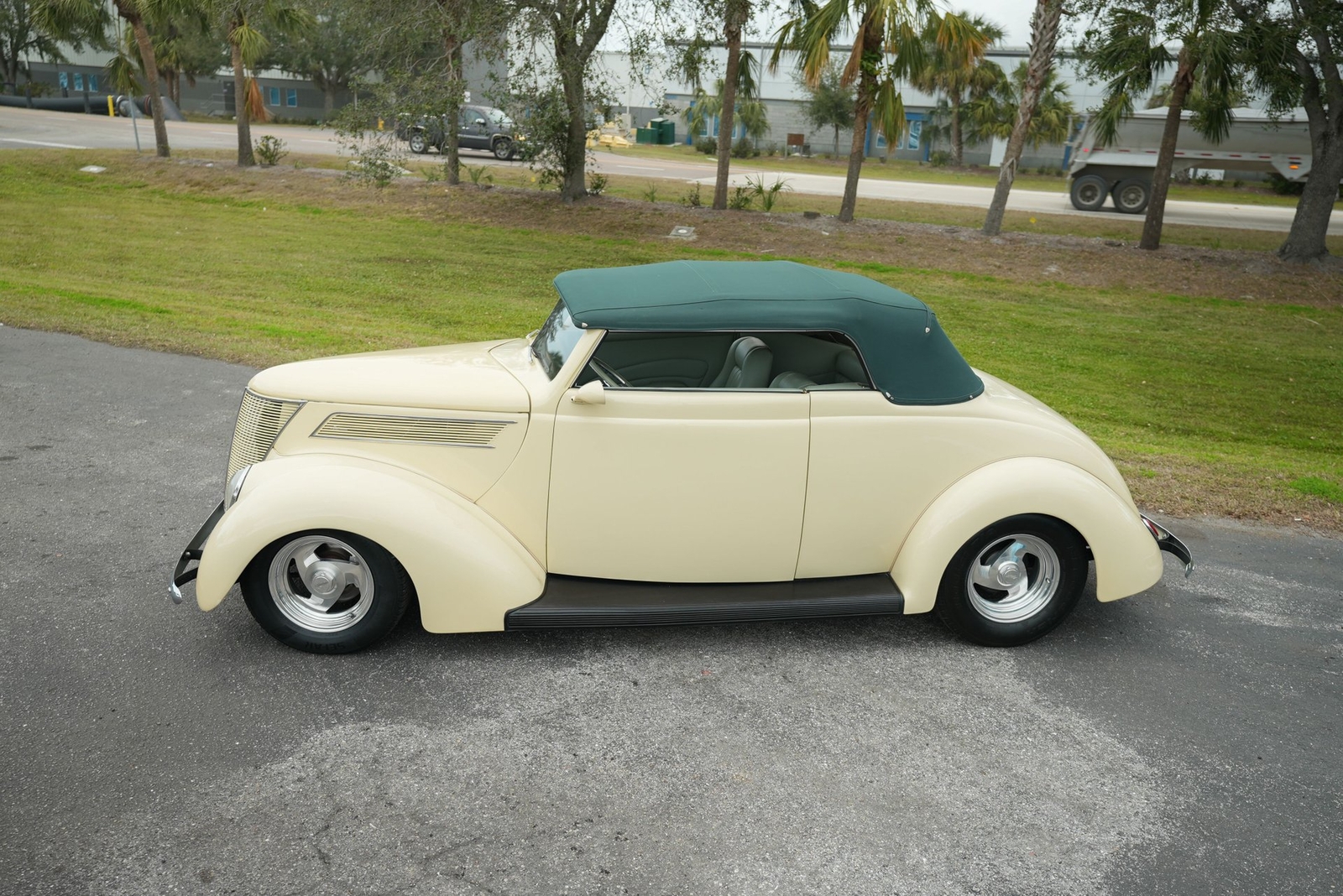 Ford-Cabriolet-1937-Convertible-10