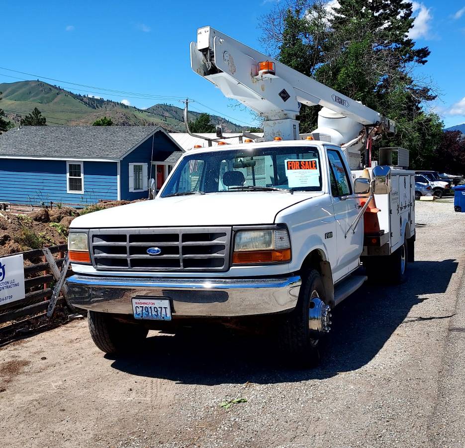 Ford-Commercial-utility-boom-truck-1994
