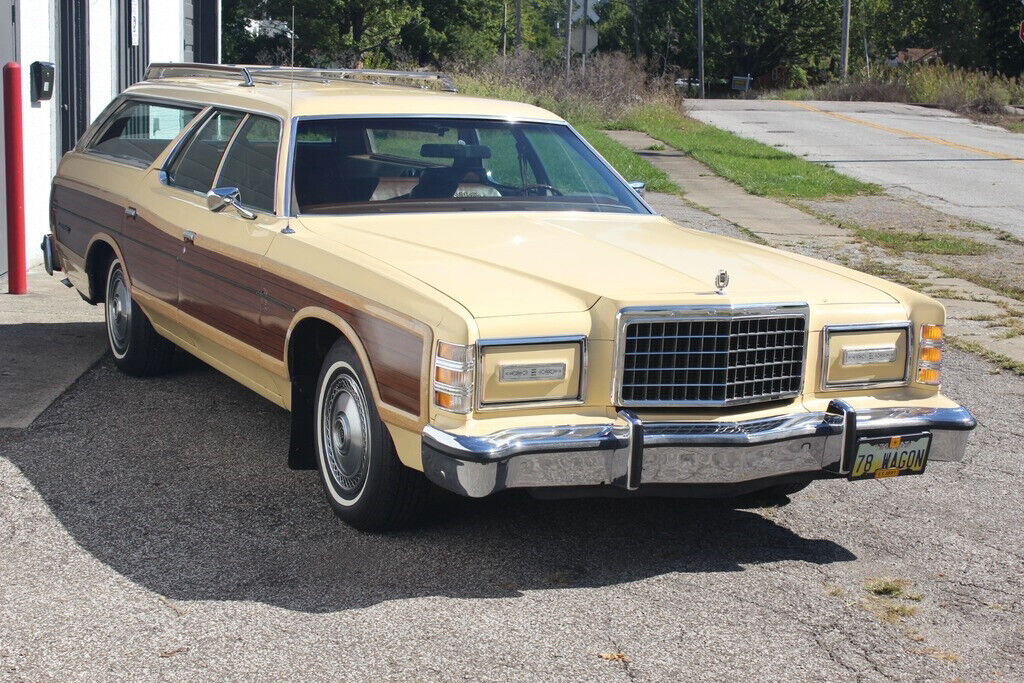 Ford-Country-Square-Wagon-1978-Wagon-1