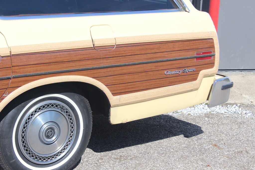 Ford-Country-Square-Wagon-1978-Wagon-13