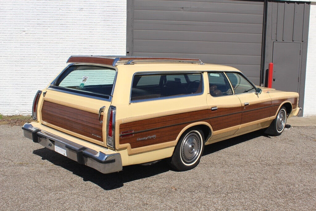 Ford-Country-Square-Wagon-1978-Wagon-2