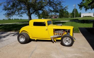 Ford-Coupe-1932-yellow-3