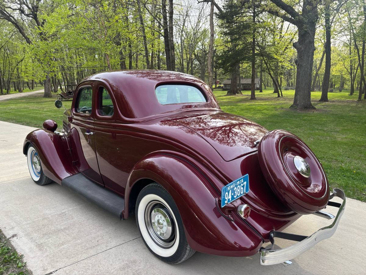 Ford-Coupe-1935-red-2