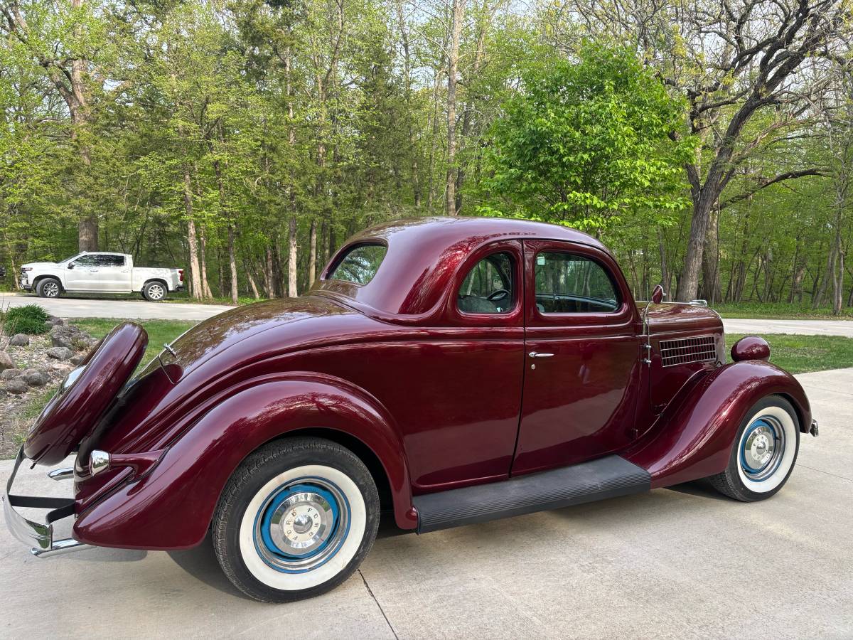Ford-Coupe-1935-red-4
