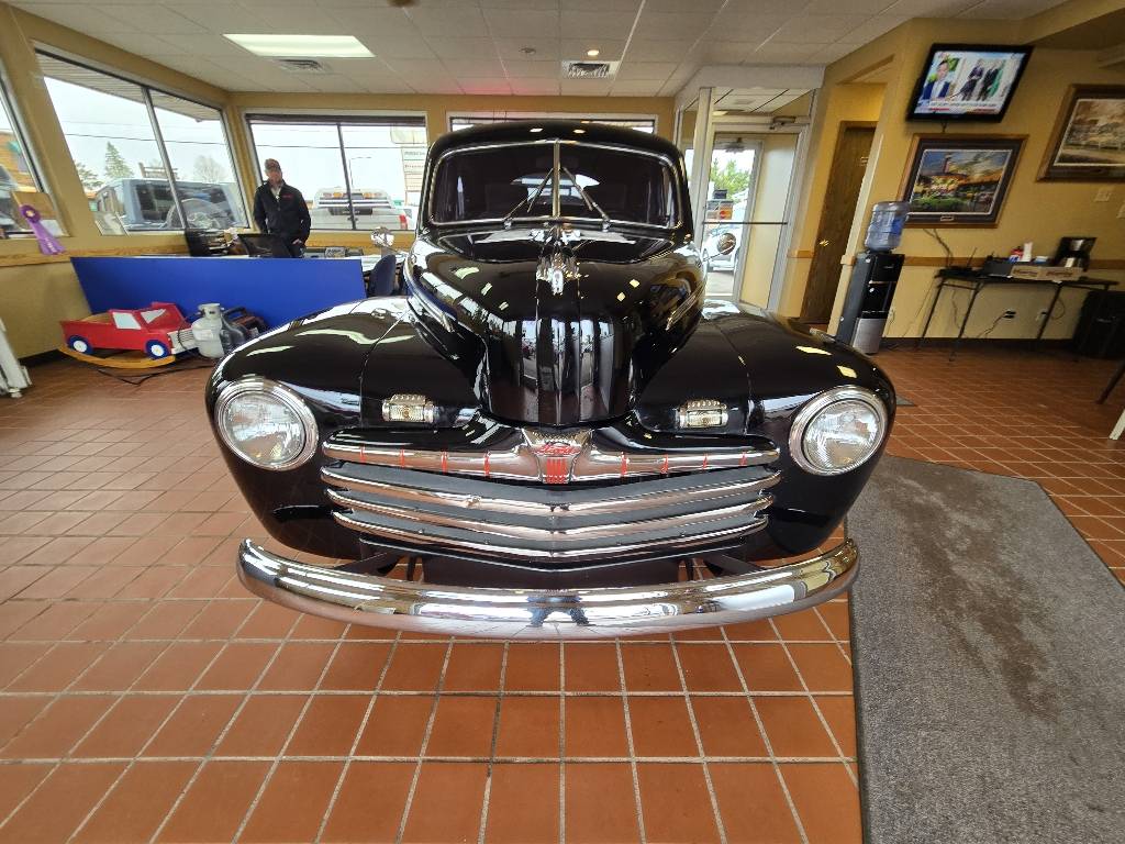 Ford-Coupe-1946-black-10