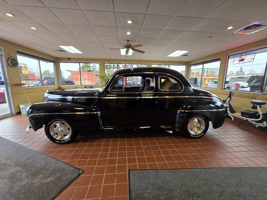 Ford-Coupe-1946-black-4