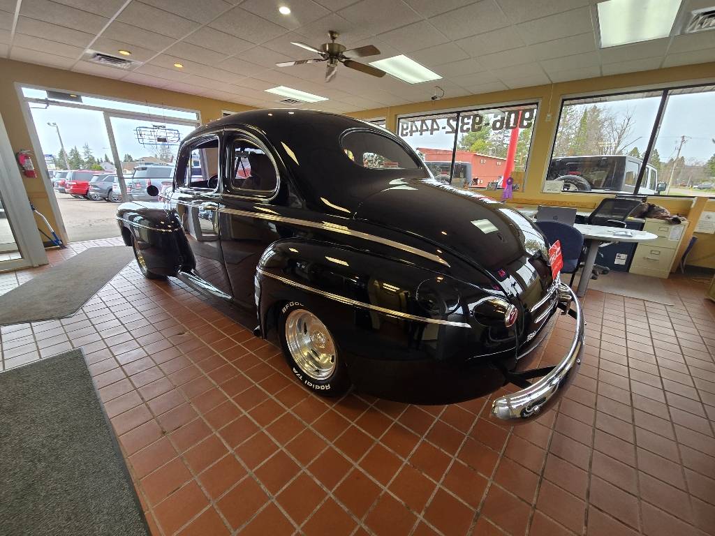 Ford-Coupe-1946-black-5