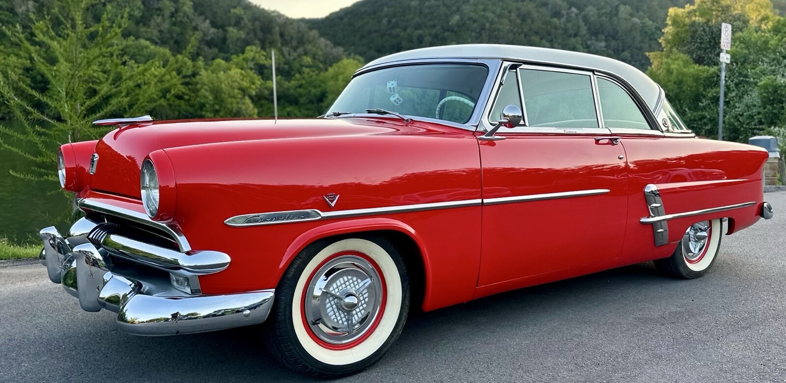 Ford Crestline 1953