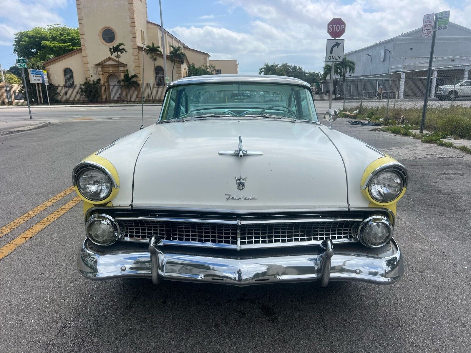 Ford-Crown-Victoria-1955-Coupe-10