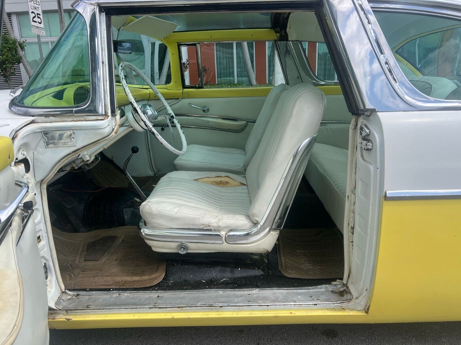 Ford-Crown-Victoria-1955-Coupe-14