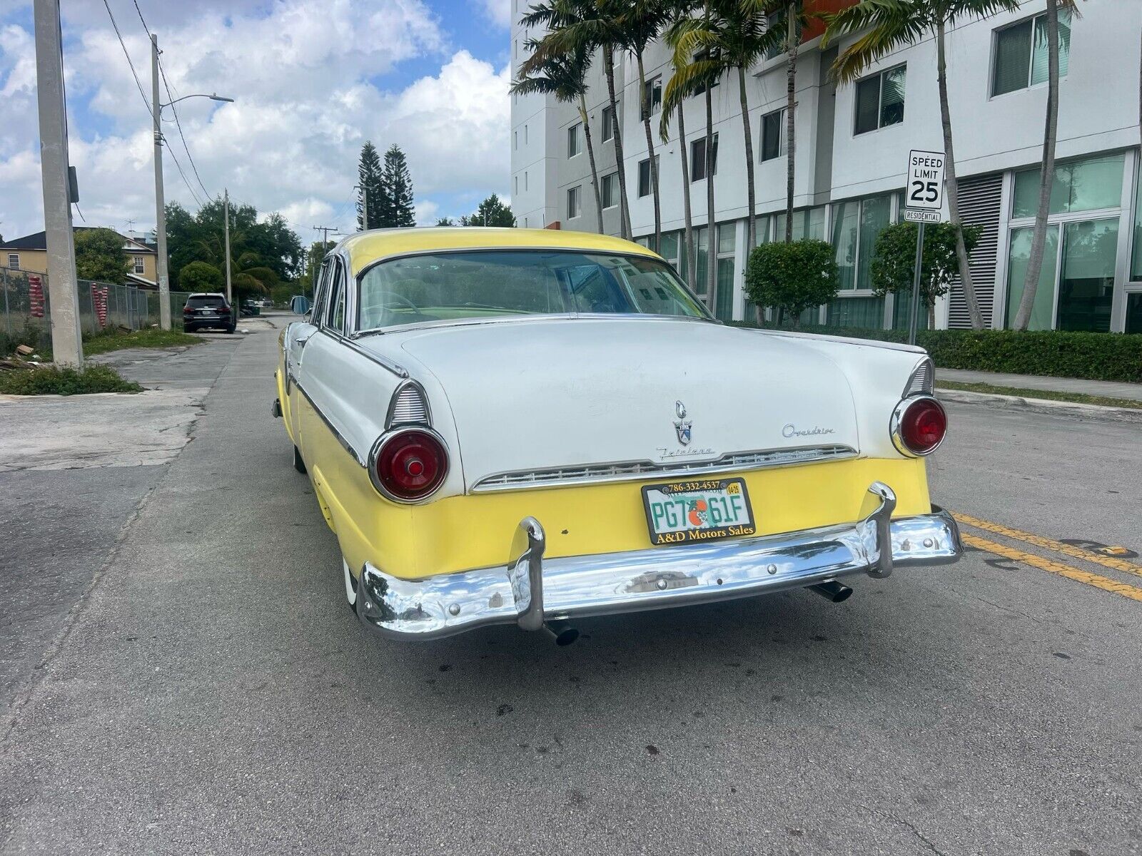 Ford-Crown-Victoria-1955-Coupe-3
