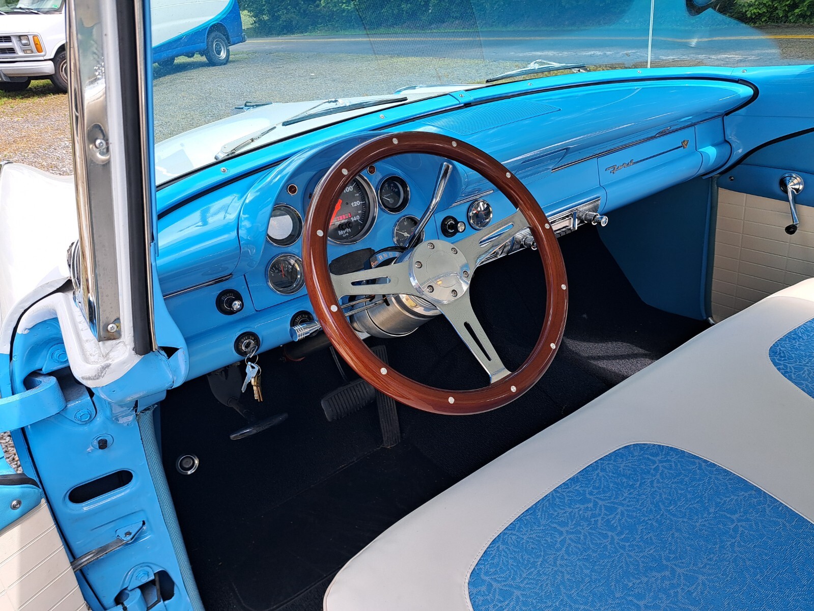 Ford-Crown-Victoria-1956-Coupe-12