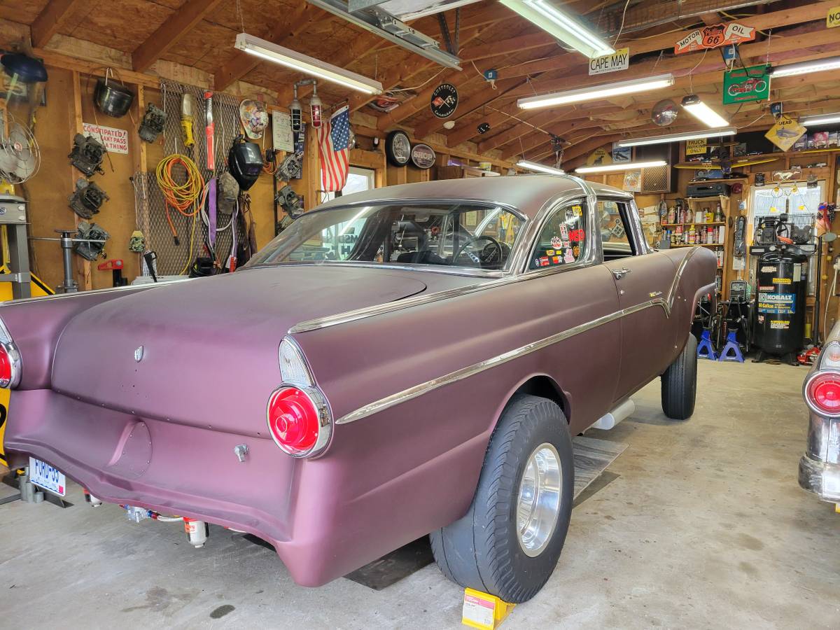 Ford-Crown-vic-fairlane-gasser-1955-purple-2