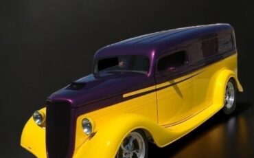 Ford-Custom-1935-Coupe-10