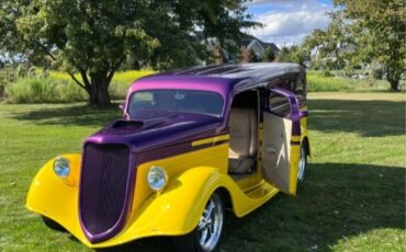 Ford-Custom-1935-Coupe-13