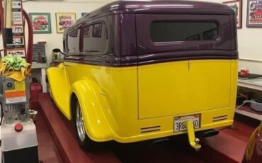 Ford-Custom-1935-Coupe-16