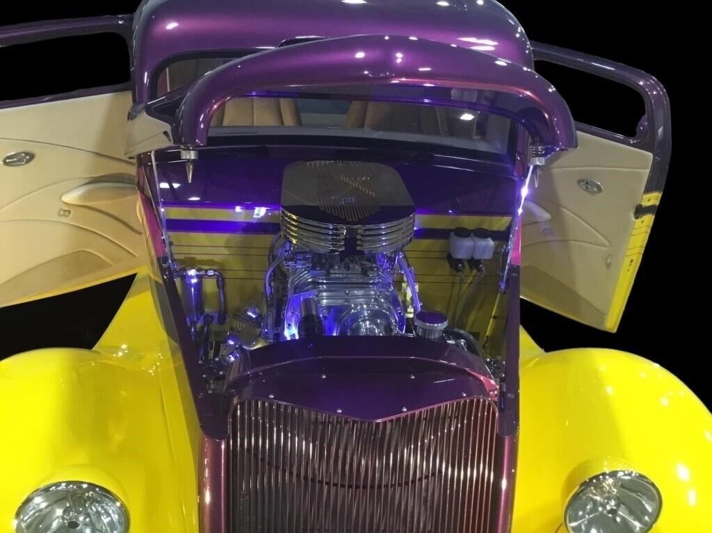 Ford-Custom-1935-Coupe-2