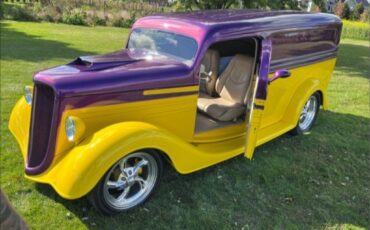 Ford-Custom-1935-Coupe-7